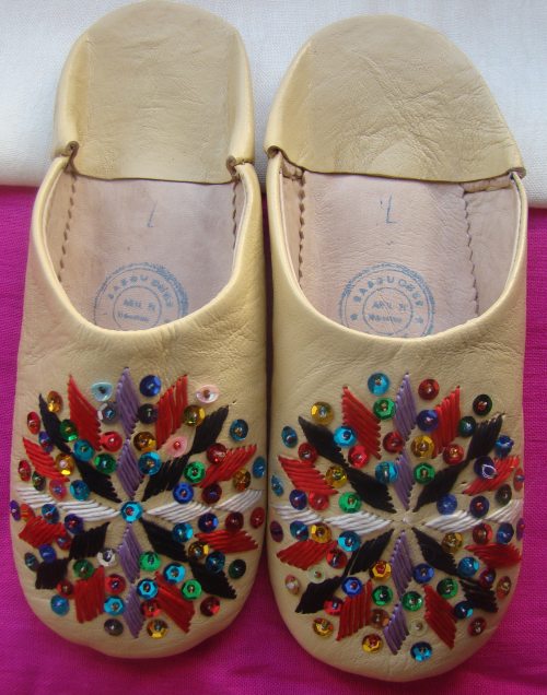 Embroidered slippers | image 6